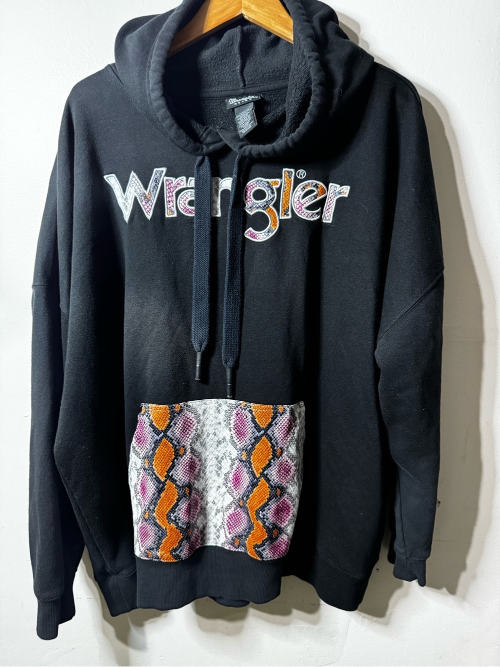 Vintage Wrangler Black Hoodie Sweater with Orange and Pink Snake-Print Pocket
